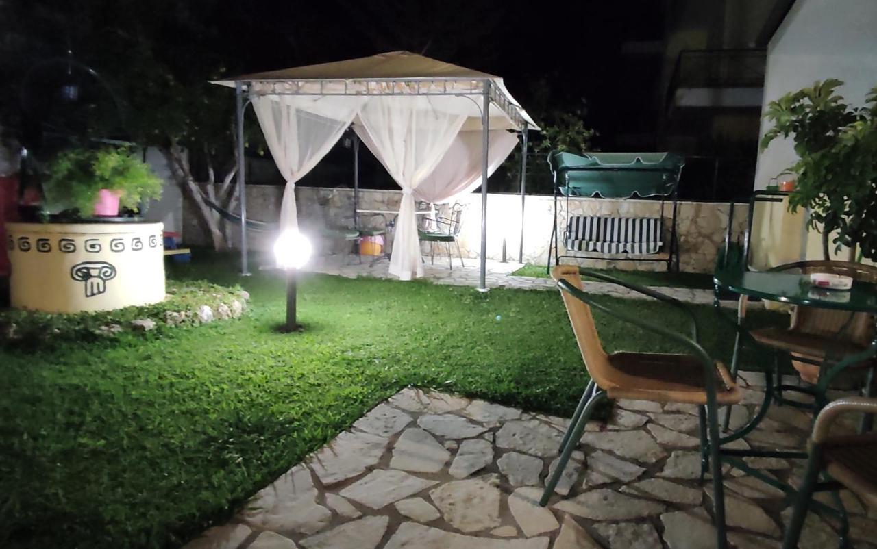 Mpezas Studios Igoumenitsa Exterior foto